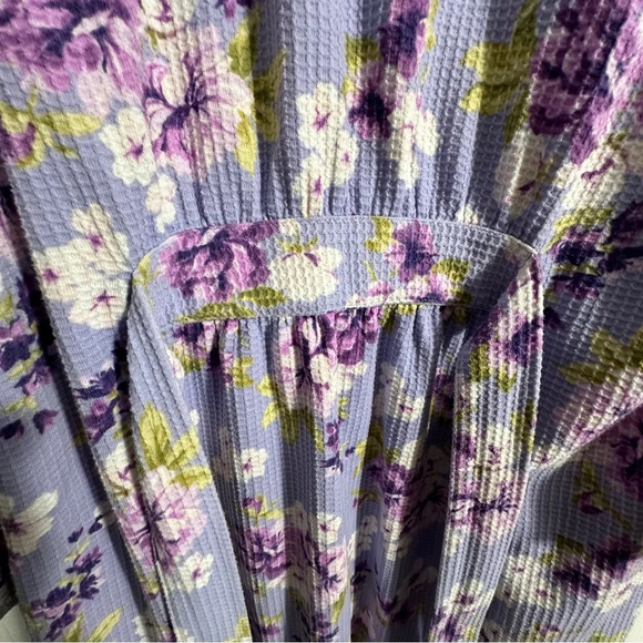 Size large Charter Club waffle bathrobe, attached belt - Picture 11 of 11